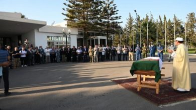 Photo of Arrivée à l’aéroport d’Alger de la dépouille de l’ambassadeur d’Algérie en Roumanie, Menad Habbak