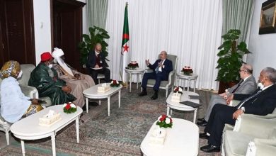 Photo of Le Président Tebboune reçoit des participants au colloque international sur l’Imam Al- Maghili