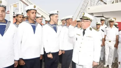 Photo of Le Commandant des Forces navales inspecte un détachement naval à l’Amirauté