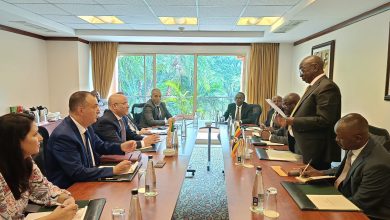 Photo of Algérie-Ouganda: Zitouni et son homologue ougandais s’entretiennent à Kampala sur le renforcement de la coopération bilatérale