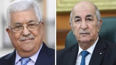 Photo of Le Président de la République reçoit un appel téléphonique de son frère le Président de l’Etat de la Palestine