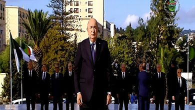 Photo of Le Président de la République se recueille à la mémoire des martyrs de la Guerre de libération nationale