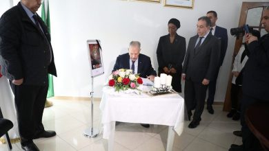 Photo of Décès du président namibien: Goudjil signe le registre de condoléances au siège de l’ambassade de Namibie