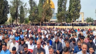 Photo of 125 000 Palestiniens accomplissent la prière du vendredi en dépit des restrictions sionistes