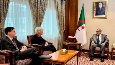 Photo of Le Premier ministre reçoit l’ambassadrice d’Allemagne en Algérie