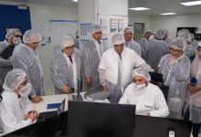 Photo of Production pharmaceutique: Aoun visite l’usine de « Sanofi » à Alger