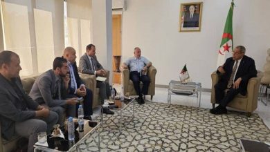 Photo of INDUSTRIE :  Aoun reçoit des membres des deux chambres du Parlement de la wilaya de Boumerdès