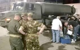 Photo of POUR APPROVISIONNER LES CITOYENS EN EAU POTABLE A TIARET :  L’armée mobilise ses camion-citerne