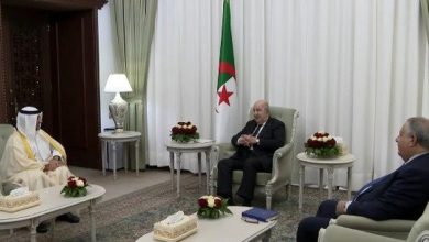 Photo of Le président de la République reçoit l’ambassadeur de l’Etat du Koweït en Algérie