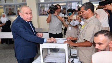 Photo of Présidentielle: le Chef d’Etat-Major de l’ANP accomplit son devoir électoral