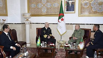 Photo of Le Général d’Armée Chanegriha reçoit le Chef d’Etat-major des Forces armées brésiliennes