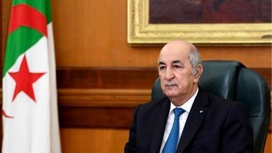 Photo of Décès du moudjahid Mohamed Larbi Zebiri: le président de la République présente ses condoléances