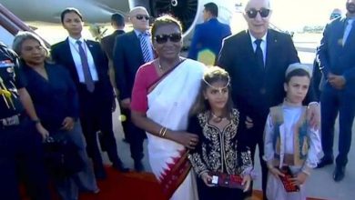 Photo of Le Président de la République accueille la Présidente de l’Inde à l’aéroport international Houari-Boumediene