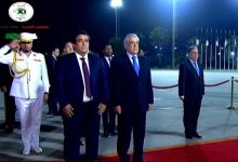 Photo of 70e anniversaire de la Révolution: arrivée du président du Conseil présidentiel libyen à Alger