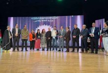 Photo of deux artistes d’Algérie et du Pakistan lauréats du concours international de la miniature et de l’enluminure