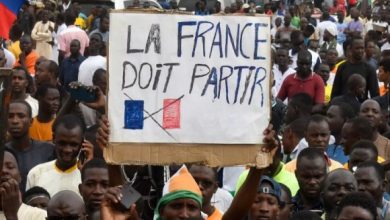 Photo of Rejet « massif » de la politique française en Afrique