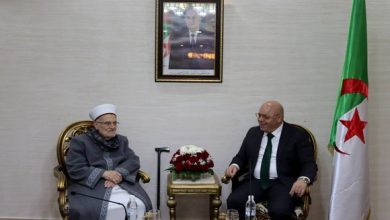 Photo of Le ministre des Moudjahidine reçoit l’Imam de la mosquée Al-Aqsa