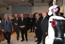Photo of Le président de la République visite un centre d’inventions et d’intelligence artificielle à Ljubljana