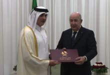 Photo of Le président de la République reçoit l’ambassadeur de l’Etat du Qatar auprès de l’Algérie