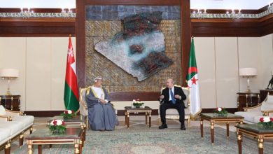 Photo of Le président de la République et le Sultan d’Oman président la cérémonie de signature de mémorandums d’entente entre les deux pays