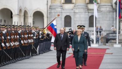 Photo of Un accueil officiel réservé au président de la République par la présidente de la République de Slovénie